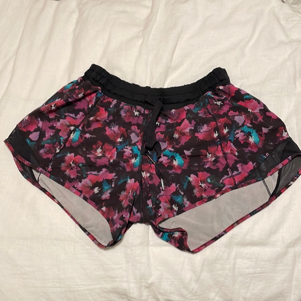 Lululemon Women’s Hotty Toddy 4” Low Rise Lined Running Short